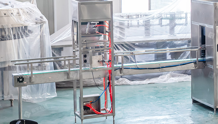 5加仑桶装水草莓色视频网站 5加仑桶装水草莓色视频网站